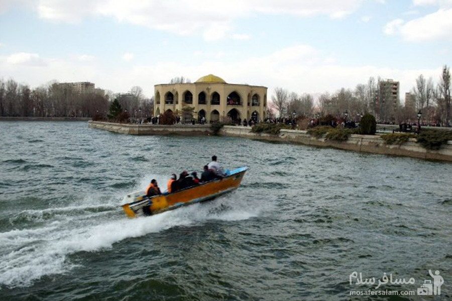 قایق سواری در دریاچه ائل گلی تبریز