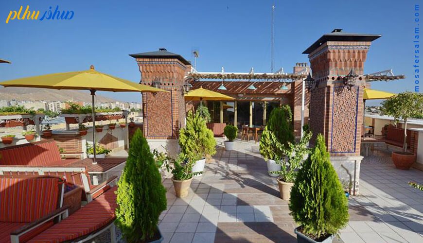 کافه بام هتل ارگ شیراز