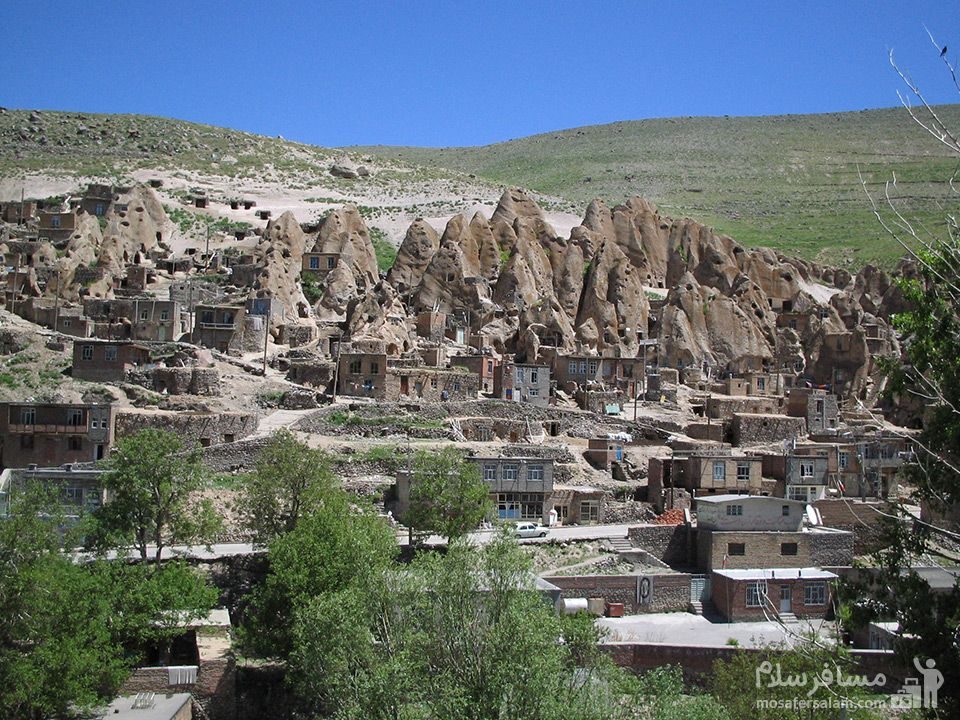 روستای تاریخی صخره ای کندوان