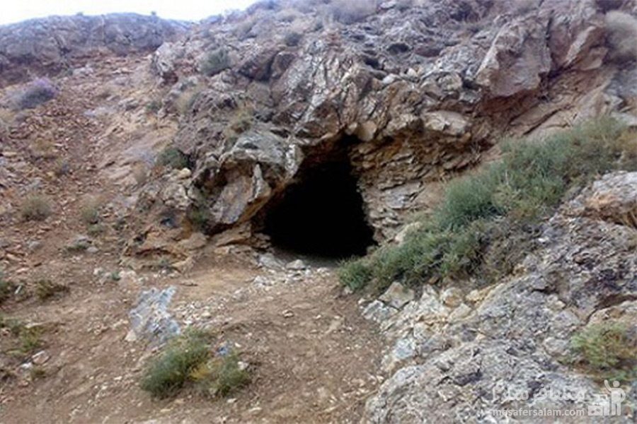 ورودی غار شیربند دامغان