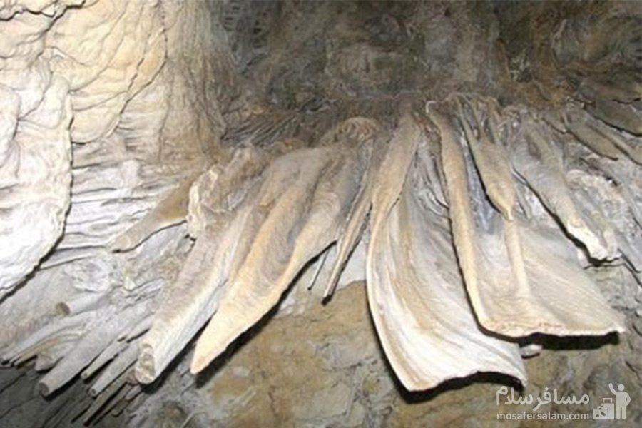 زیبایی های سقف غار شیربند
