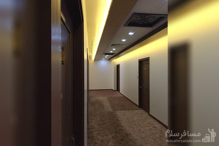 هتل آزادی تبریز، ستون سنگی